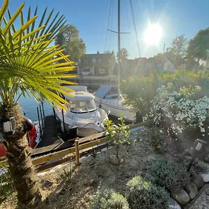 https://port-ripaille-les-grbes-24.hotels-rhonealpes.com
